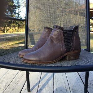 Vince Camuto Pippsy River Rock Leather Booties size 7
